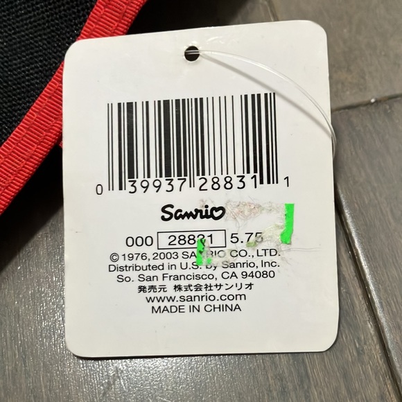 NWT Y2K Vintage 2003 Hello Kitty Apple New York Wallet - Picture 6 of 7